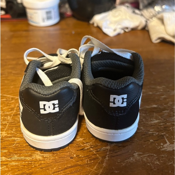 5T DC Toddler Shoes - Picture 3 of 5